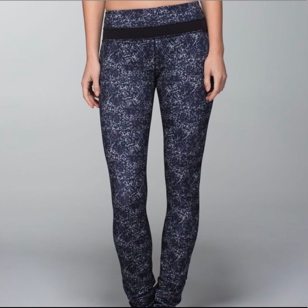 Lululemon Skinny Groove  Full-On Luon size 2